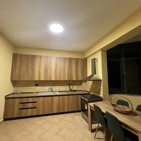 3 Bedroom In The Heart Of Tirana! Apartmán